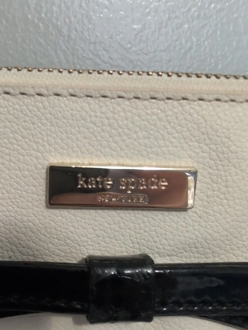 Kate Spade Handbag Purse Off White Pebble Leather Chain Strap Zipper Closure